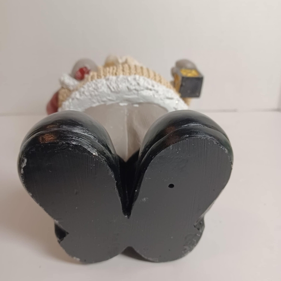 Resin Santa Tan Sweater w/Bag & Lantern Christmas Holiday Figure Figurine Statue - Picture 6 of 6